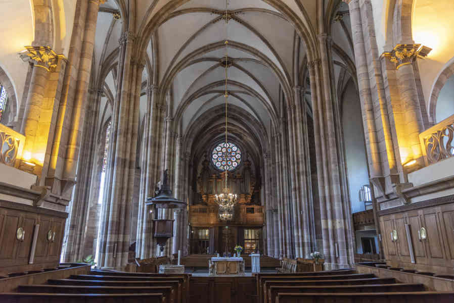 Francia - Alsacia 128 - Estrasburgo - iglesia protestante de Saint-Thomas.jpg